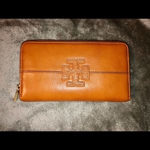Tory Burch zip wallet